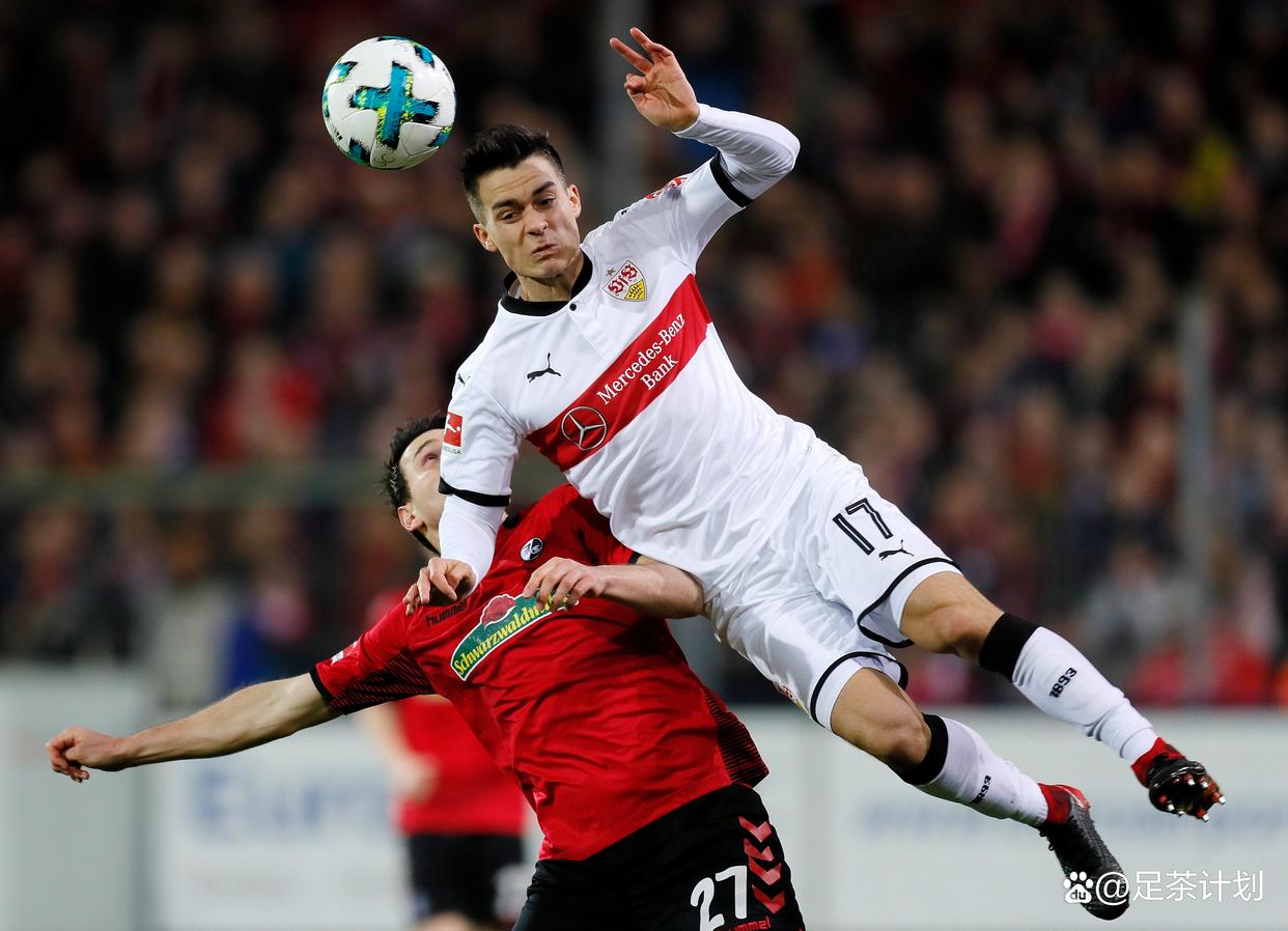 包含弗莱堡在客场击败对手，实现惊人逆转的词条